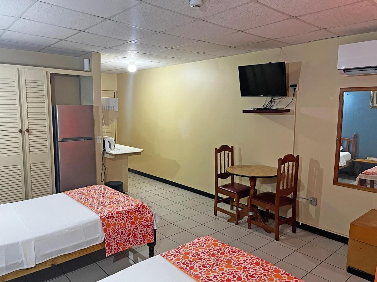 Sundeck Suites Boissiere Village 외부 사진