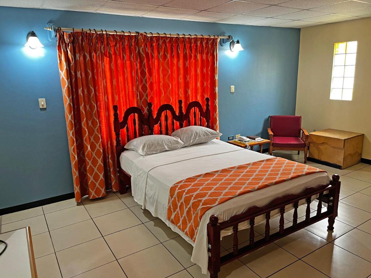 Sundeck Suites Boissiere Village 외부 사진